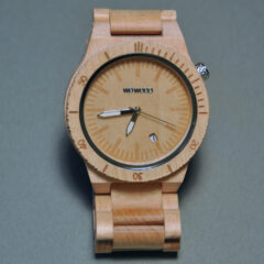 金属アレルギーの方へもおすすめ！　木製腕時計の紹介