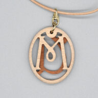 【木製】イニシャル・ネックレス　オーバル　白/茶