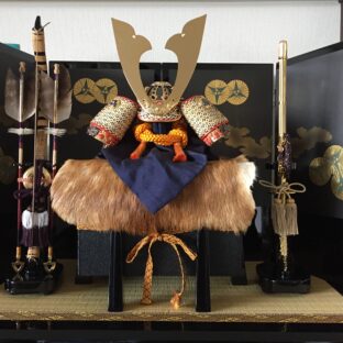 天然素材と伝統の技のよる兜　端午の節句