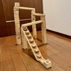 出産祝いに最適！〜動きと音のある木の積み木