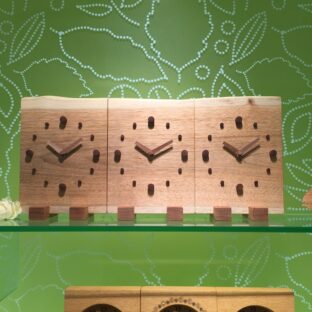 両親に送る結婚記念品〜三連時計