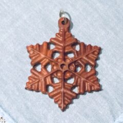 木でスノフレークをつくってみる