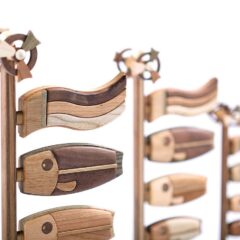 木製の鯉のぼり