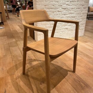 素敵なダイニングチェア4　〜　マルニ木工のヒロシマチェア