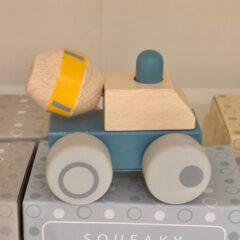 スクイキートラック 〜ACTUSみなとみらい で見つけたかわいい木のおもちゃ4